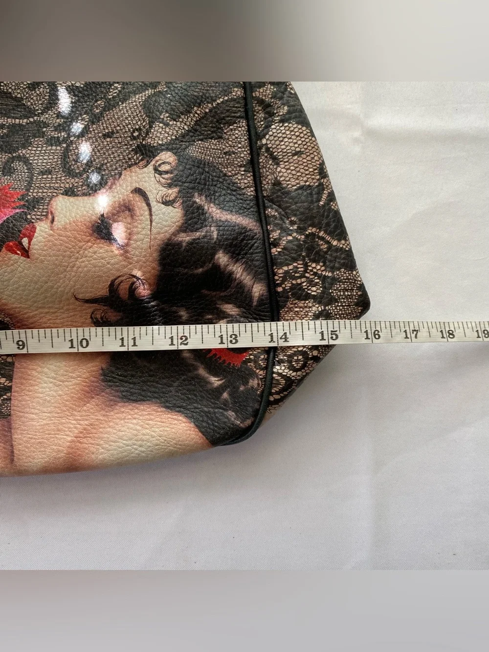 RARE Icon Los Angeles Alberto Vargas Printed Leather Slouchy Crossbody Purse